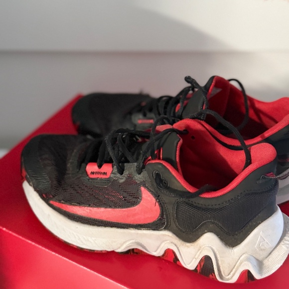 Giannis basketball shoes - Picture 4 of 4